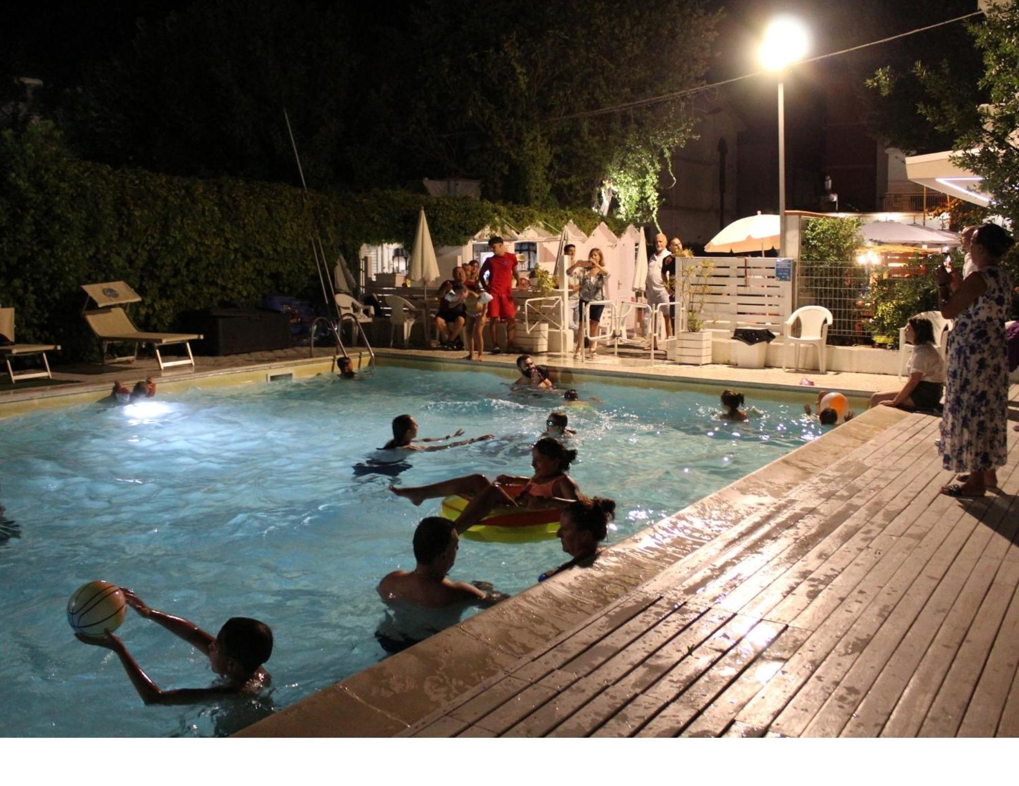 Hotel Villa Del Parco Rimini Exteriér fotografie